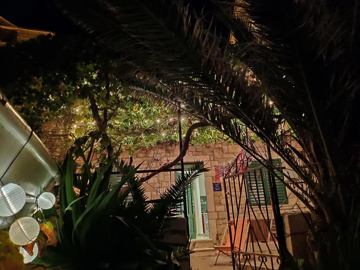 Beach House Gusla Komiža Exterior foto